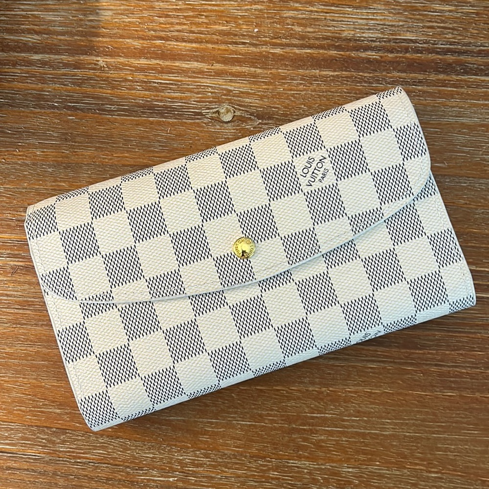 Checkered wallet